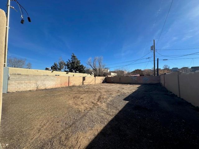 516 Mesilla Street SE, Albuquerque, NM 87108