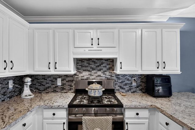 52133 Huntley Avenue, New Baltimore, MI 48047