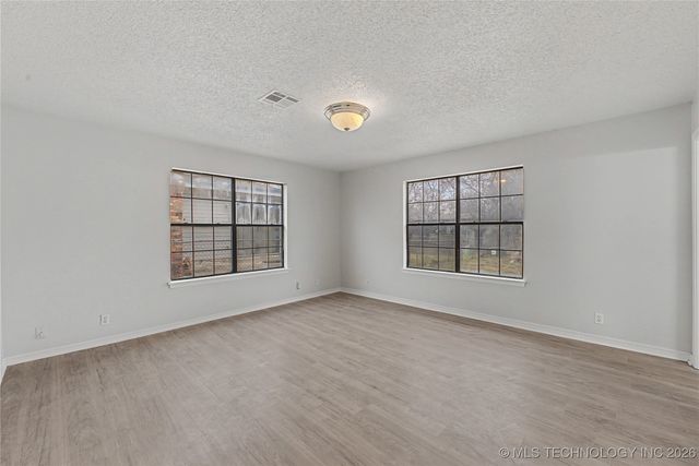 12114 E 21 Place S, Tulsa, OK 74129