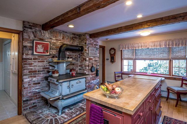 28 Washington Avenue, Bartlett, NH 03845