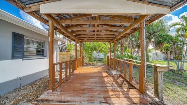 6549 Duquesne DR, Fort Myers, FL 33919