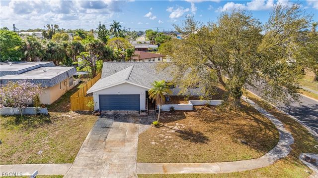 6549 Duquesne DR, Fort Myers, FL 33919