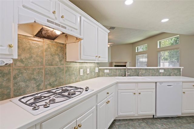 314 Winding Oak Lane S, League City, TX 77573