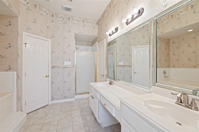 314 Winding Oak Lane S, League City, TX 77573