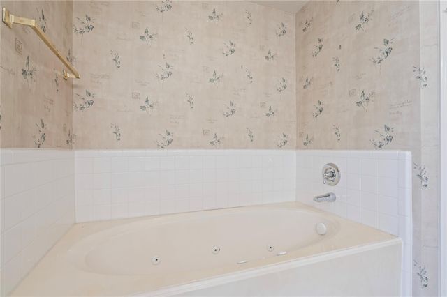 314 Winding Oak Lane S, League City, TX 77573