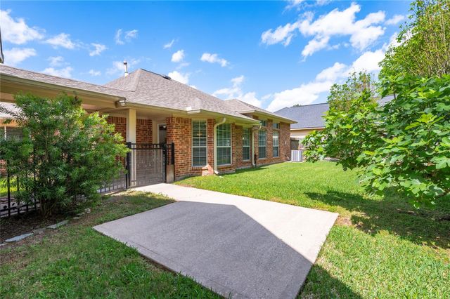 314 Winding Oak Lane S, League City, TX 77573