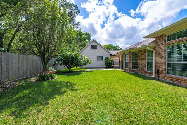 314 Winding Oak Lane S, League City, TX 77573