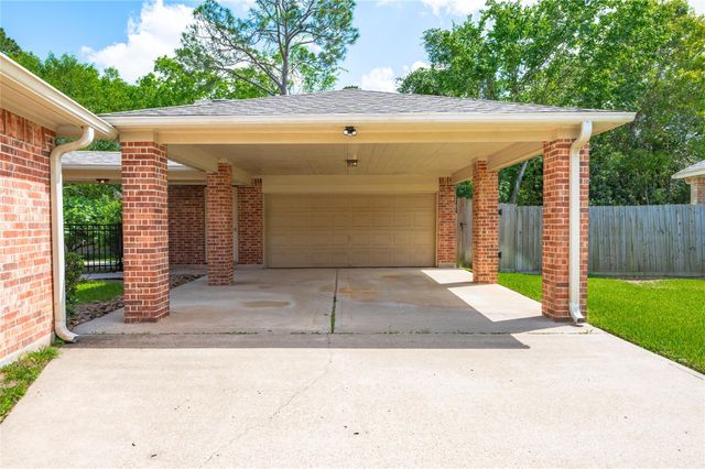 314 Winding Oak Lane S, League City, TX 77573