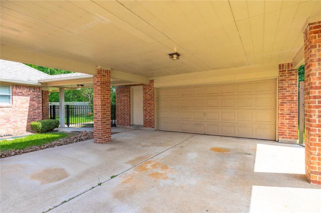 314 Winding Oak Lane S, League City, TX 77573