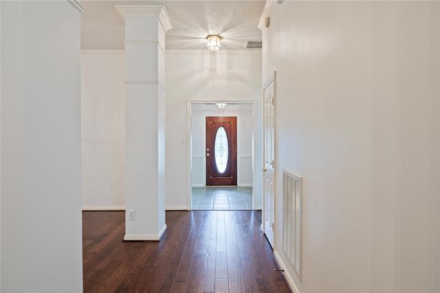 314 Winding Oak Lane S, League City, TX 77573