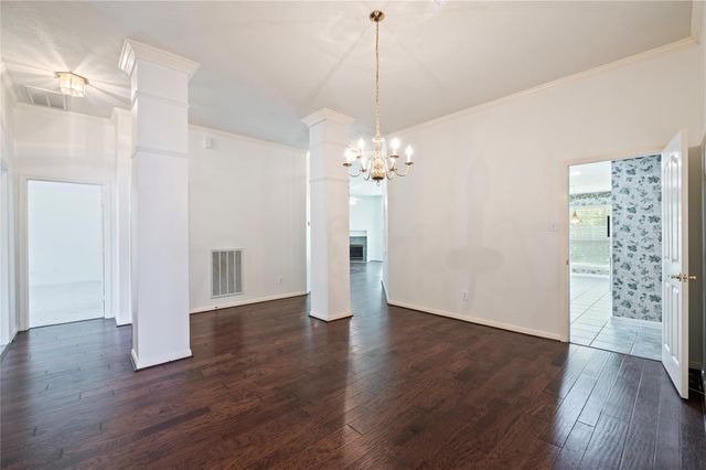 314 Winding Oak Lane S, League City, TX 77573