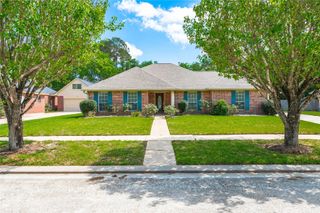 314 Winding Oak Lane S, League City, TX 77573