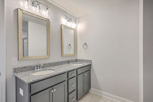 513 New Regenia Place, Ridgeville, SC 29472