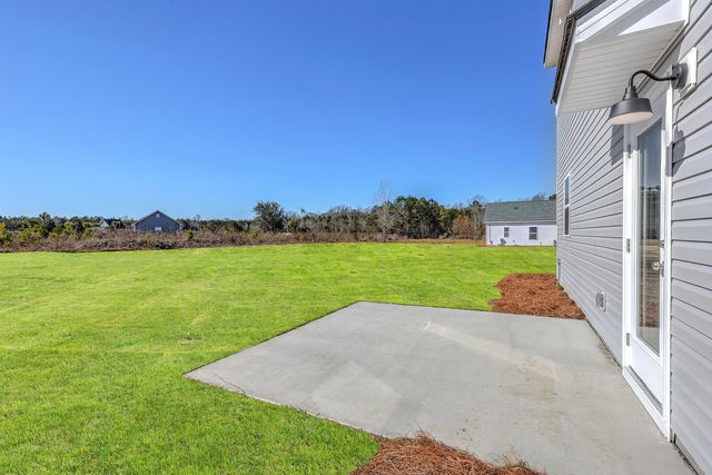 513 New Regenia Place, Ridgeville, SC 29472