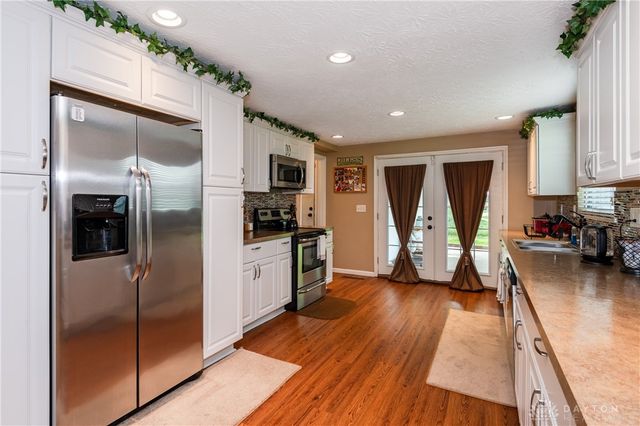 6520 Larcomb Drive, Huber Heights, OH 45424