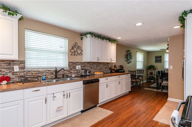 6520 Larcomb Drive, Huber Heights, OH 45424