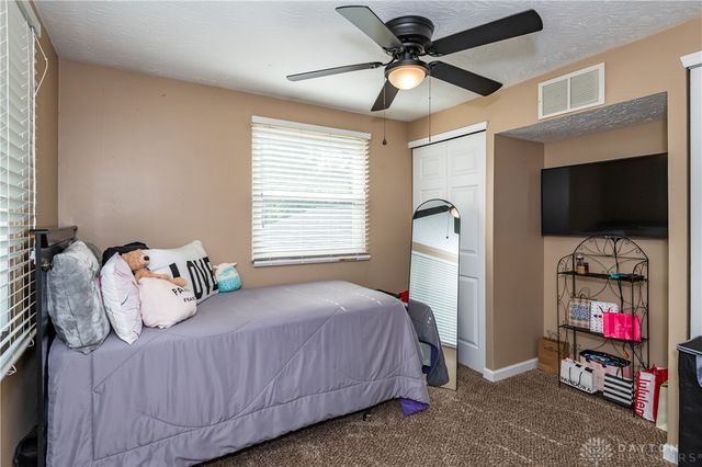 6520 Larcomb Drive, Huber Heights, OH 45424