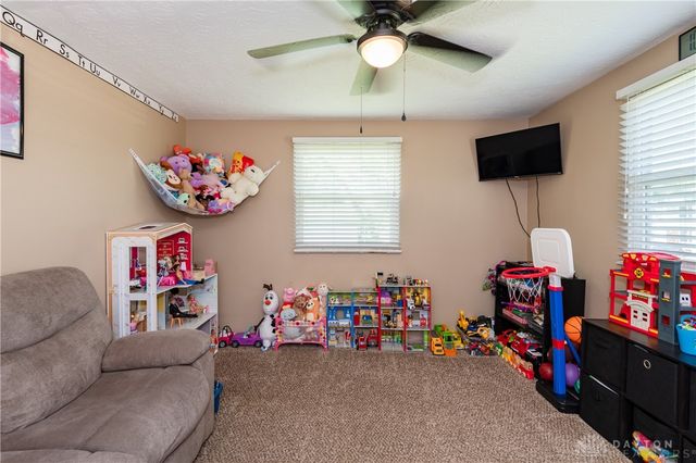 6520 Larcomb Drive, Huber Heights, OH 45424