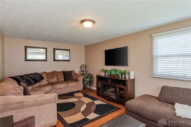6520 Larcomb Drive, Huber Heights, OH 45424
