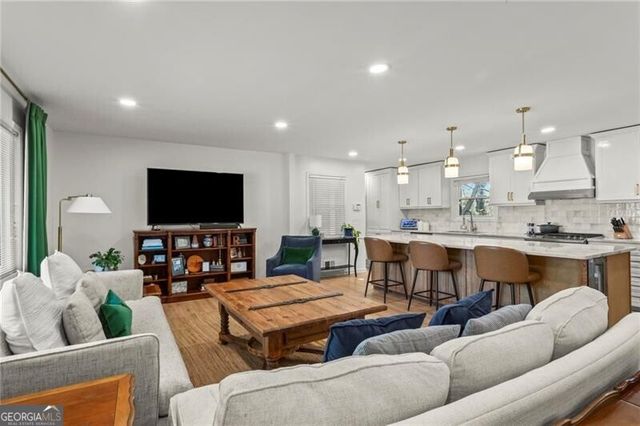 4061 North Cooper Lake Road SE, Smyrna, GA 30082