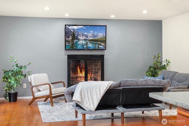 14916 NE 76th Court, Redmond, WA 98052