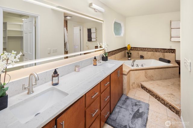 14916 NE 76th Court, Redmond, WA 98052