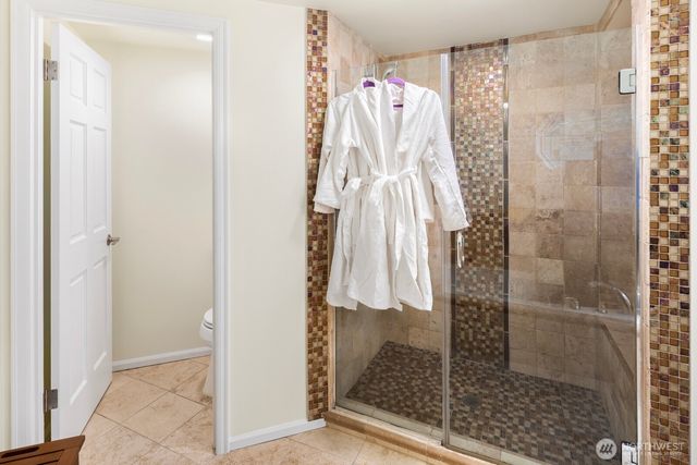 14916 NE 76th Court, Redmond, WA 98052