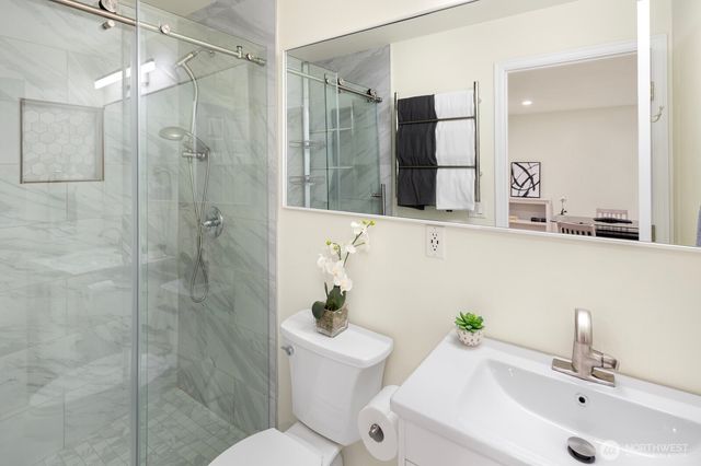 14916 NE 76th Court, Redmond, WA 98052