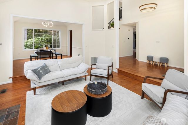 14916 NE 76th Court, Redmond, WA 98052