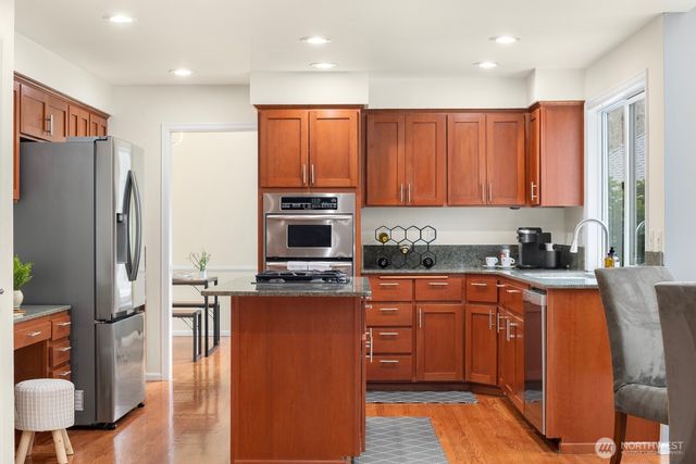 14916 NE 76th Court, Redmond, WA 98052