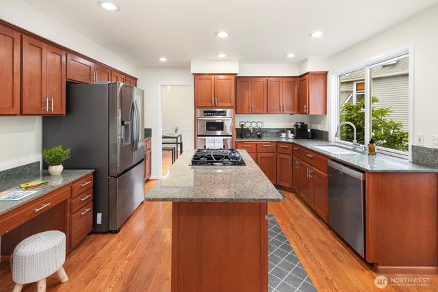 14916 NE 76th Court, Redmond, WA 98052