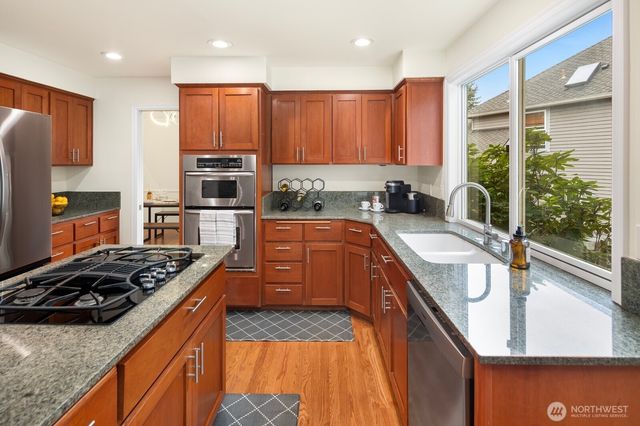 14916 NE 76th Court, Redmond, WA 98052