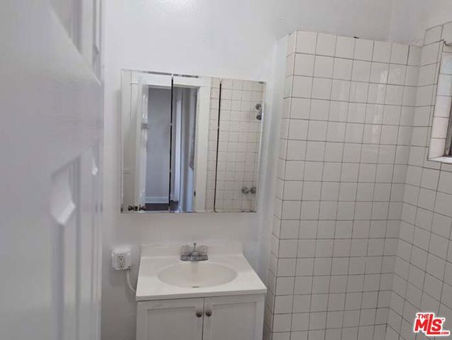 1298 Queen Anne Pl. 04, Los Angeles, CA 90019