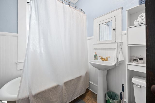 315 N Adair Street, Clinton, SC 29645