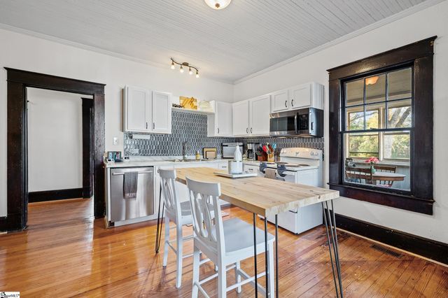 315 N Adair Street, Clinton, SC 29645