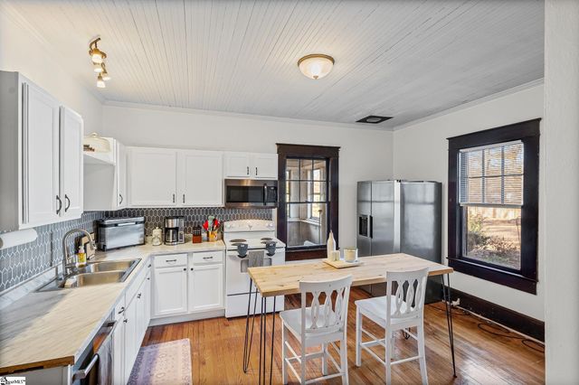 315 N Adair Street, Clinton, SC 29645