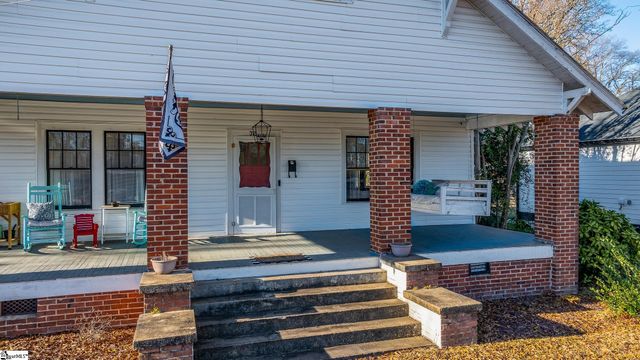 315 N Adair Street, Clinton, SC 29645