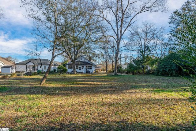 315 N Adair Street, Clinton, SC 29645