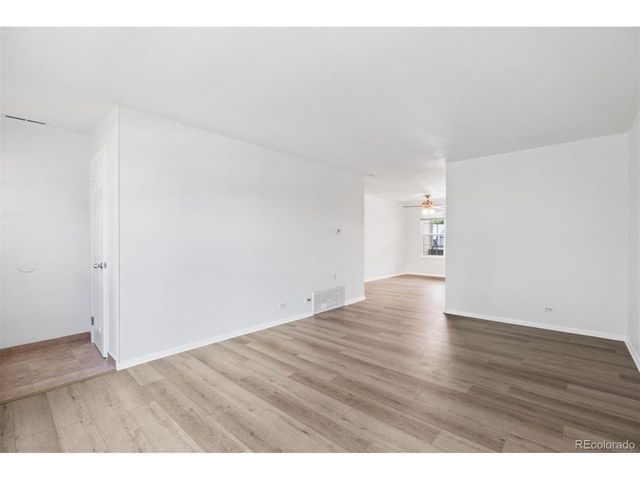 7110 S Gaylord St M9, Centennial, CO 80122