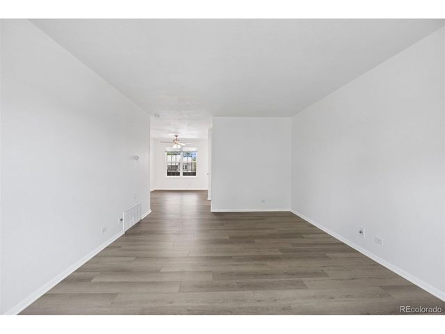 7110 S Gaylord St M9, Centennial, CO 80122