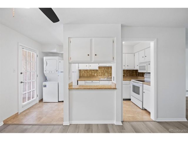 7110 S Gaylord St M9, Centennial, CO 80122