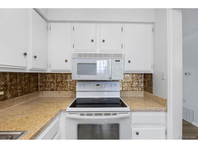 7110 S Gaylord St M9, Centennial, CO 80122