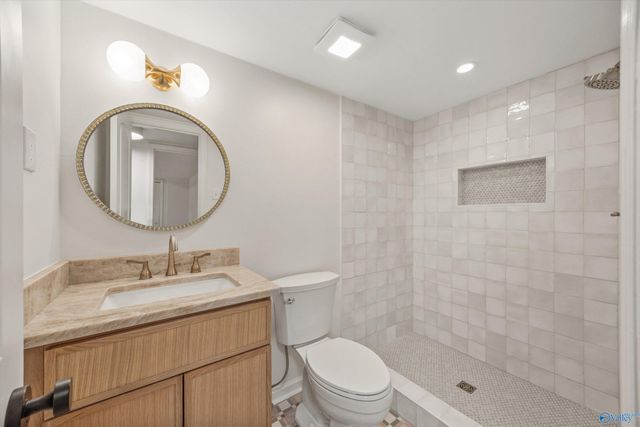 8003 Brookfield Circle, Huntsville, AL 35802