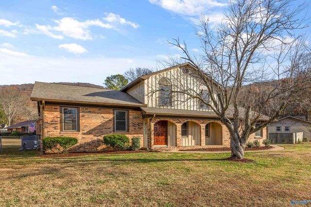 8003 Brookfield Circle, Huntsville, AL 35802