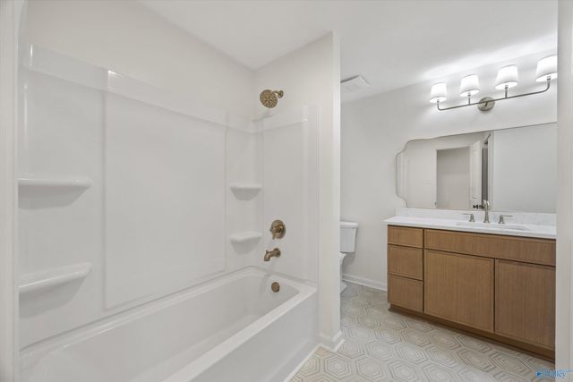 8003 Brookfield Circle, Huntsville, AL 35802