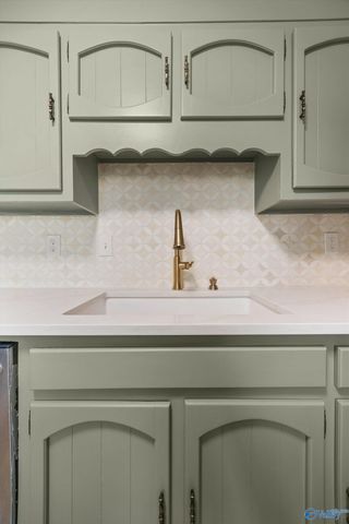 8003 Brookfield Circle, Huntsville, AL 35802