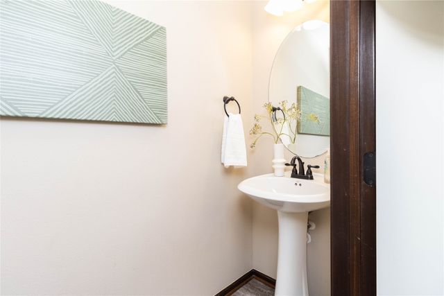 1209 Caitlin Drive SE, Bondurant, IA 50035