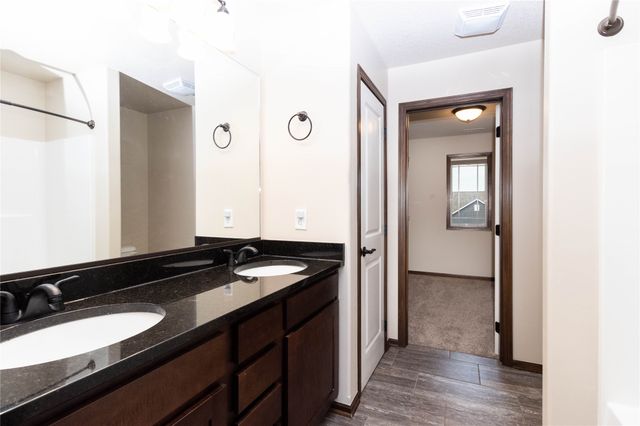 1209 Caitlin Drive SE, Bondurant, IA 50035