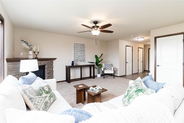 1209 Caitlin Drive SE, Bondurant, IA 50035