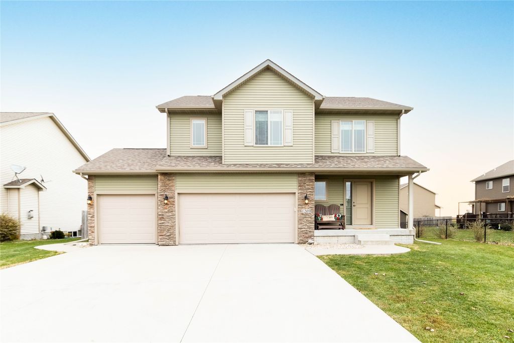 1209 Caitlin Drive SE, Bondurant, IA 50035